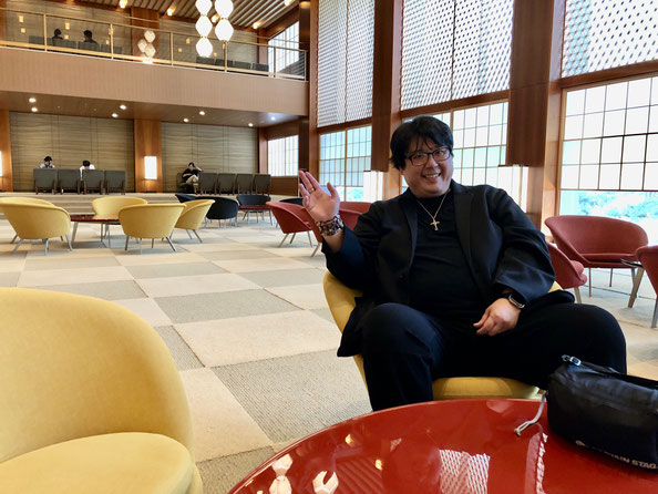 The OKURA Tokyo 大ロビーにて