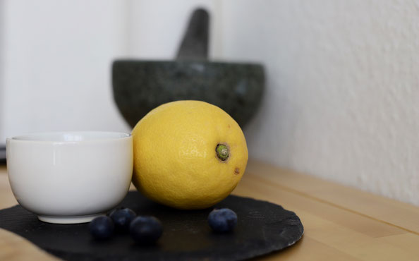Zitrone und Heidelbeeren