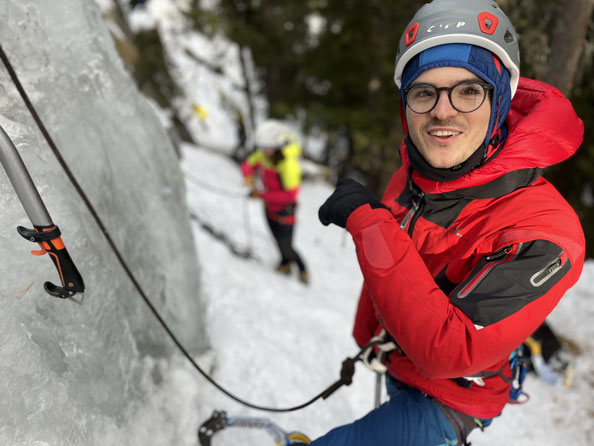 GUIDA ALPINA - CORSO CASCATE DI GHIACCIO VALLE D'AOSTA