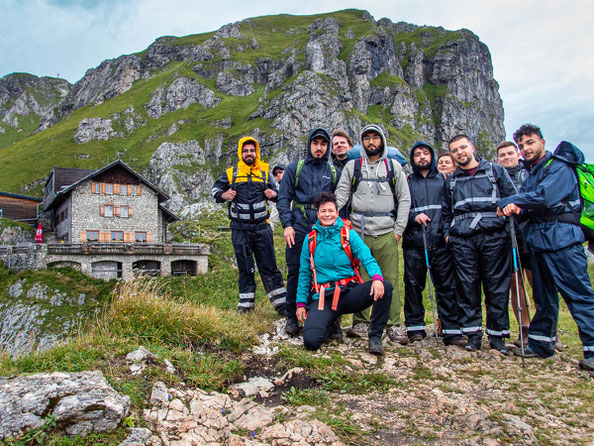 Mit dem Integrationsprojekt Wanderglück geht es in die Allgäuer Bergwelt und auf den Gipfel des Aggenstein.