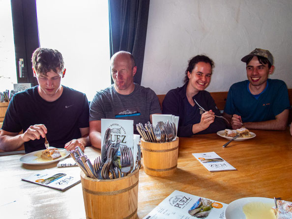 Impressionen der Dolomiten auf unserer Mehrtageswanderung Etappe 1 von Wolkenstein zur Puez Hütte, im Naturpark Puez-Geisler.