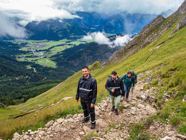 Wanderung des Integrationsprojekts Wanderglück zur Bad Kissinger Hütte und auf den Aggenstein in den Tannheimer Bergen.