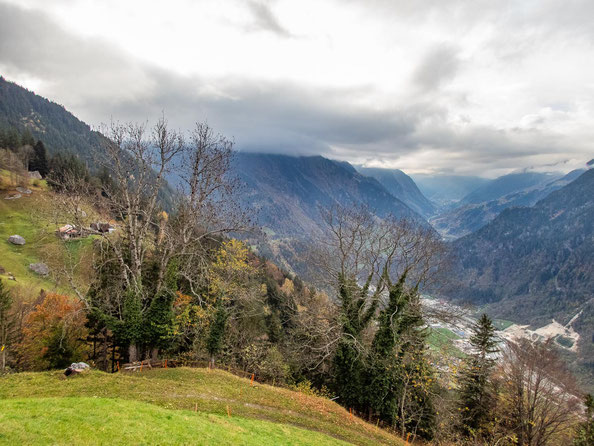 Der Hexensteig bei Silenen - ein absolut besonderer Klettersteig, bei dem man über Baumstämme durch einen Felsriss klettert.