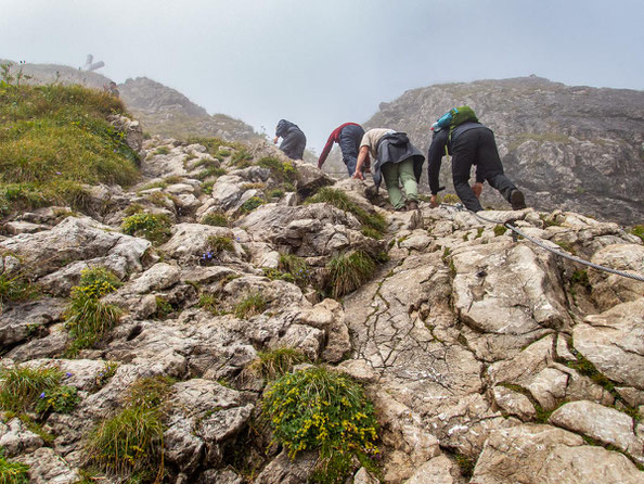 Wanderung des Integrationsprojekts Wanderglück zur Bad Kissinger Hütte und auf den Aggenstein in den Tannheimer Bergen.