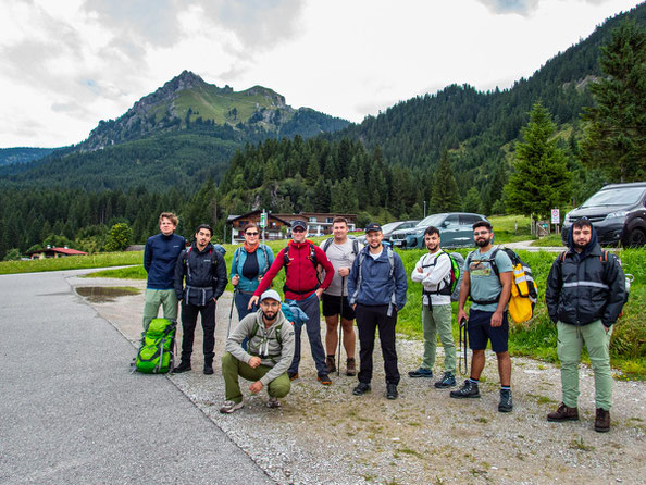Wanderung des Integrationsprojekts Wanderglück zur Bad Kissinger Hütte und auf den Aggenstein in den Tannheimer Bergen.