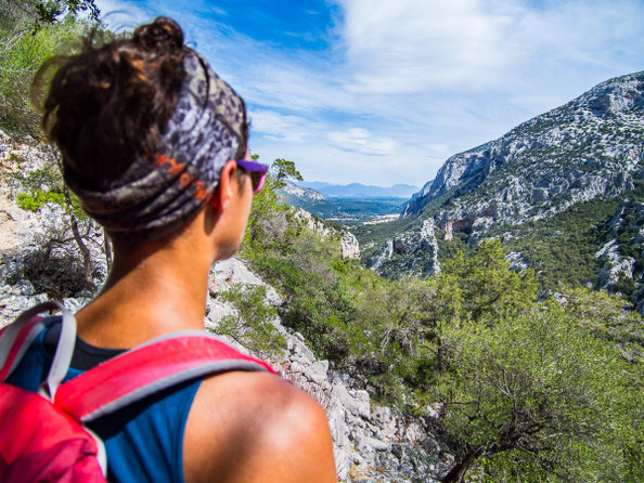 Karstlandschaft im Supramonte – typische Berglandschaft beim Wandern auf Sardinien
