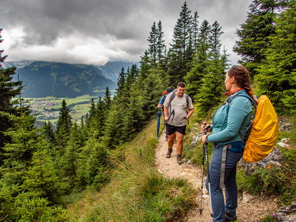 Wanderung des Integrationsprojekts Wanderglück zur Bad Kissinger Hütte und auf den Aggenstein in den Tannheimer Bergen.