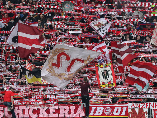 Festa scudetto sugli spalti per i tifosi del Bayern Monaco
