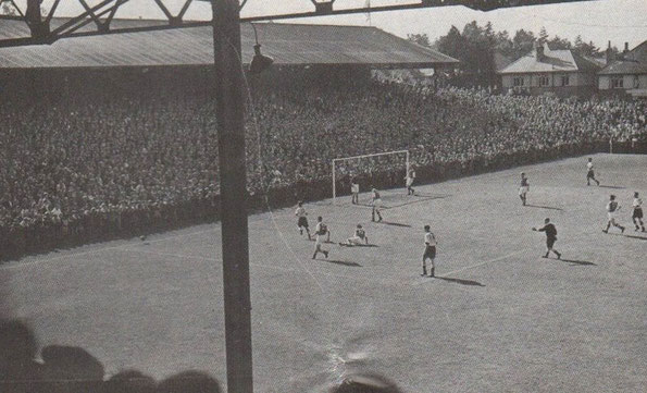 1957 – Contro gli Spurs nella FA Cup, oltre 26000 spettatori