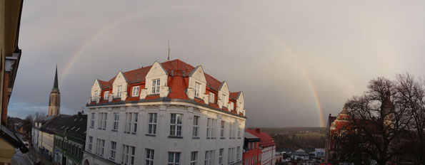 Regenbogen über Falkenstein am 09.03.2020, von der Kirche bis zum Rathaus