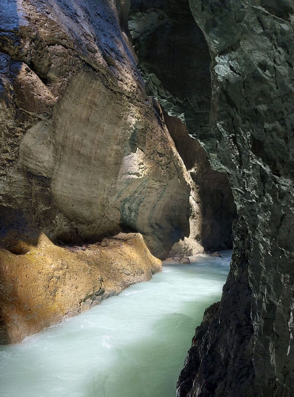 geformt durch die Kräfte des Wassers - Wanderung durch die Partnachklamm (Foto: R. Dietzsch)