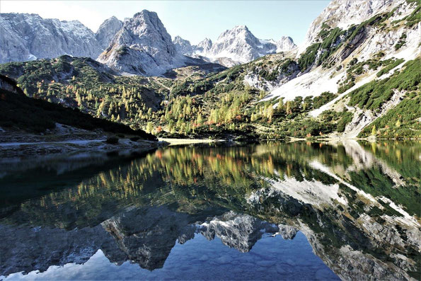 Herbsttag am Seebensee in Österreich, gesehen von W. Roth