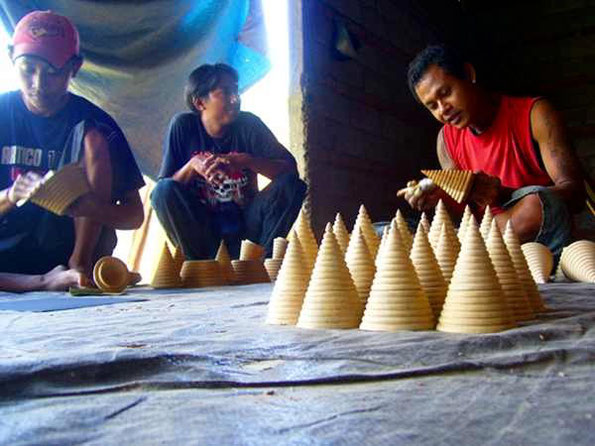 handicraft artists