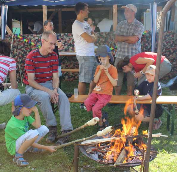 Schlangenbrot bräteln