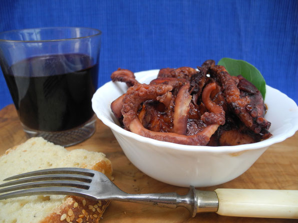 oder so......als kleinere Vorspeise - Oktopus in Wein