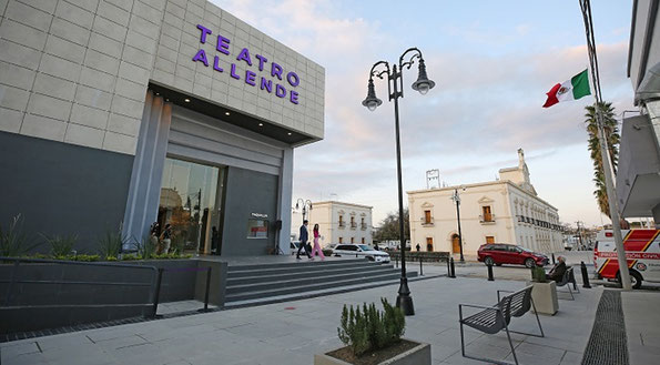 Teatro Allende en CD Allende, N. L. Suministro de postes ornamentales para alumbrado, bancas  modernistas y cestos de basura.