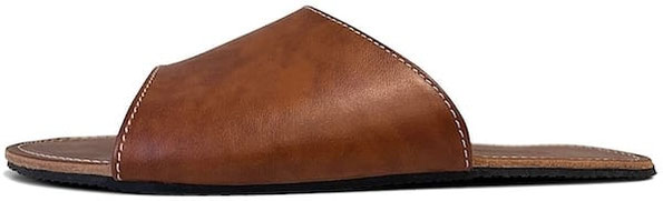 Pantolette aus braunem Leder mit Nähten in Weiß. 3 mm Naturkautschuksohle und Zero Drop