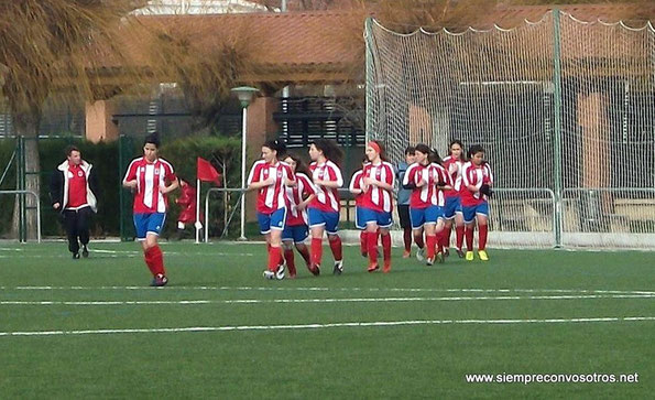 El Laudio Femenino dio la cara en su visita al campo del líder Lantarón. Foto: www.siempreconvosotros.net