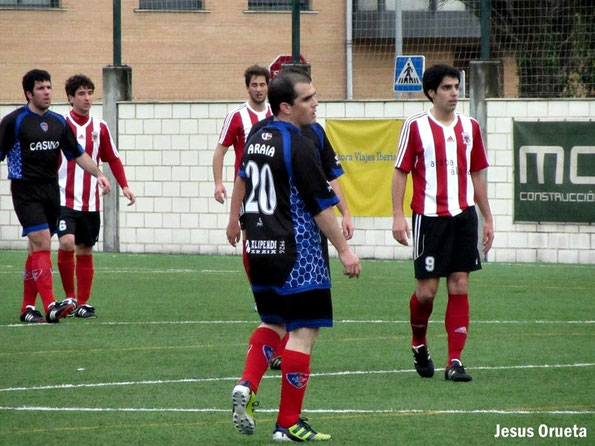 El Laudio no pudo sacar nada positivo de su enfrentamiento con el Alipendi, un rival directo.