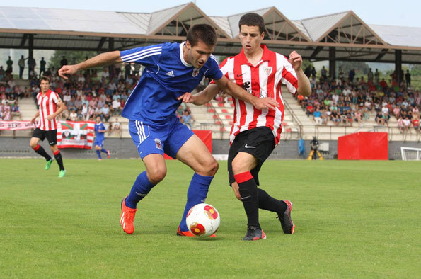 Imagen del encuentro de la primera vuelta disputado en Lezama que finalizó con empate a dos. Foto: El Correo.
