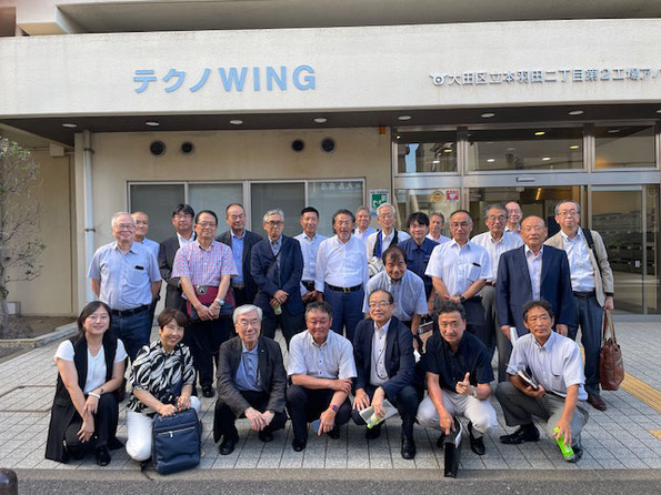 テクノWINGにて全員集合写真