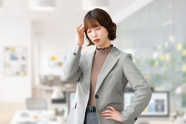 頭痛　女性