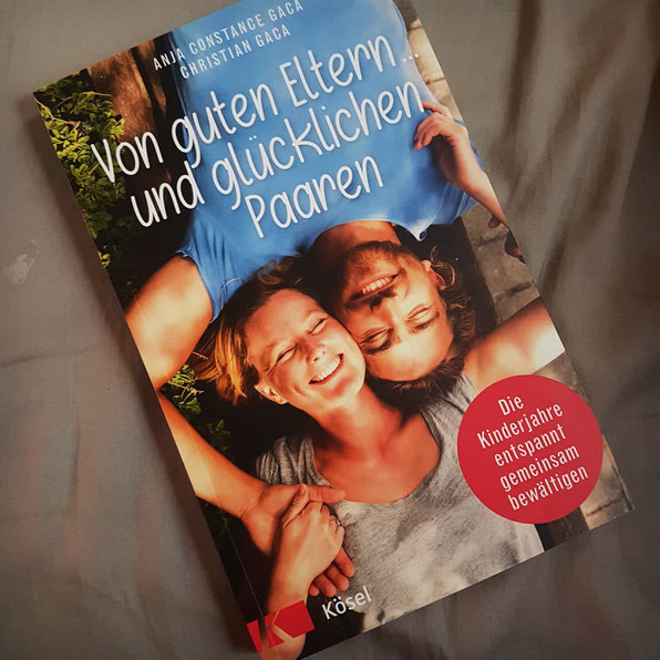 Das Leben mit Kleinkind lässt nicht viel Zeit fürs Lesen: "Von guten Eltern ... und glücklichen Paaren" in der Kritik auf Patschehand.de.