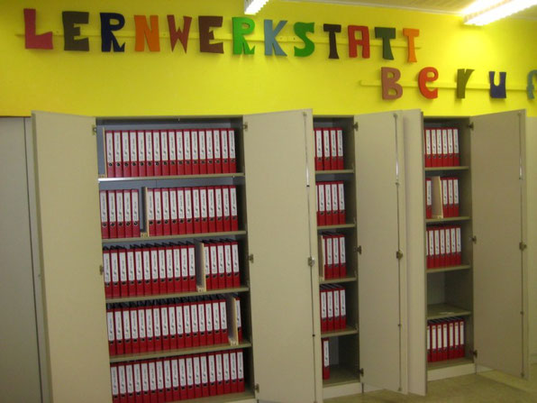 Die Portfolioordner werden in der Lernwerkstatt aufbewahrt