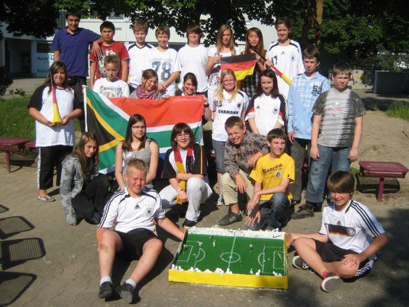 Die Klasse 6d nach der Projektpräsentation