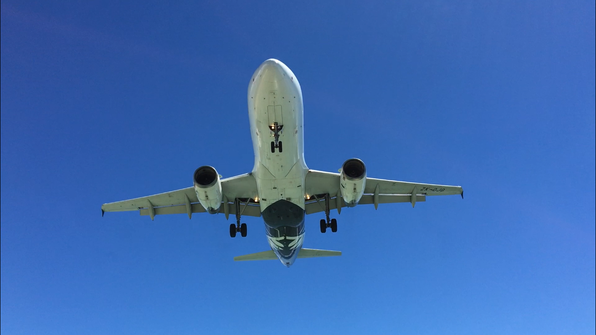 planes landing in Rarotonga, Close up of a plane landing, 