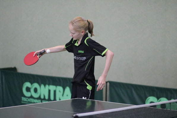 Schwarzenbeks 13 Jahre alte Chiara Steenbuck erspielte beim Deutschland-Pokal der Schülerinnen eine starke 4:1-Einzel-Bilanz und erreichte mit dem Aufgebot des TTV Schleswig-Holstein den hoch zu bewertenden fünften Rang.