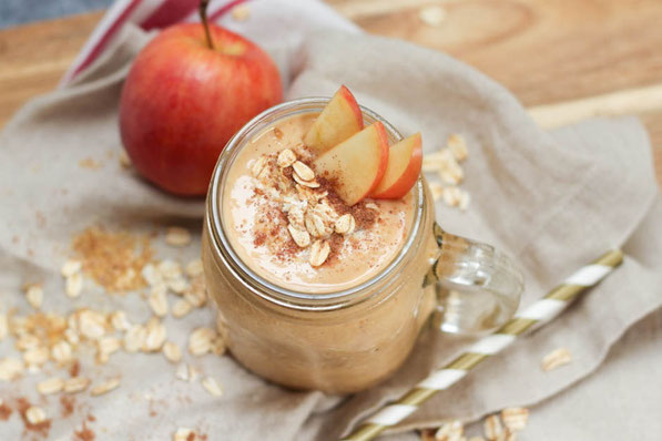 This high fiber pumpkin spice smoothie with oats, flax, and Greek yogurt is a filling breakfast that can also help boost your digestive health this holiday season! 