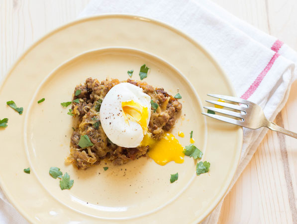 Poached eggs are the perfect way to turn last nights' leftovers into a quick, elegant, and healthy breakfast!