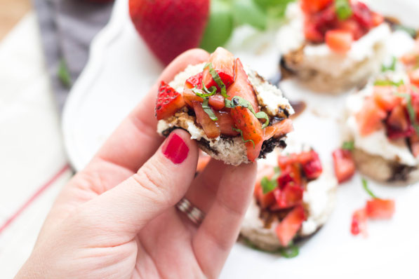 This easy strawberry basil crostini with balsamic reduction is the perfect light spring and summer snack or quick healthy appetizer!