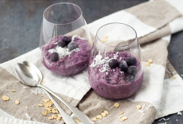 This easy, flavorful blueberry coconut overnight oats are the perfect healthy breakfast treat!These easy, flavorful blueberry-coconut overnight oats are the perfect healthy breakfast treat!