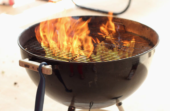 How to properly start a charcoal pit - easy tutorial here! Use this technique to grill the perfect steak every time!