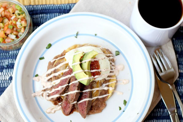 Easy, healthy high protein steak huevos rancheros recipe!  Perfect weekend breakfast or brunch!