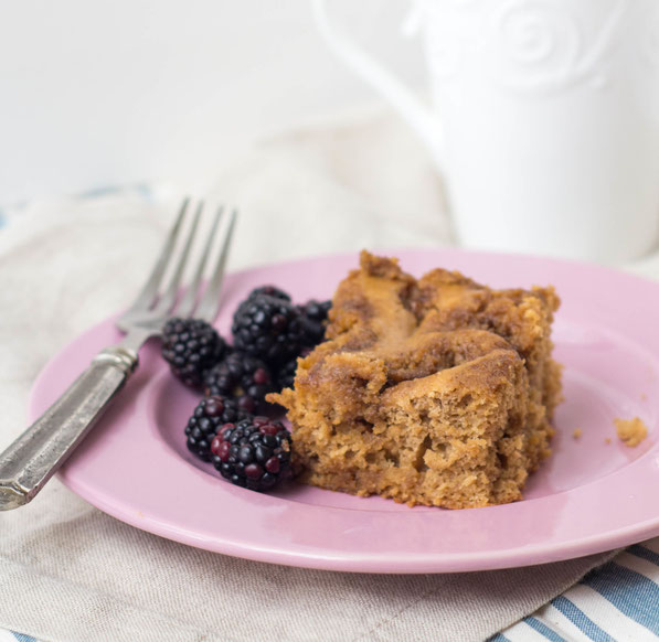 This light cinnamon buttermilk coffee cake is the perfect recipe for a relaxing weekend brunch! 