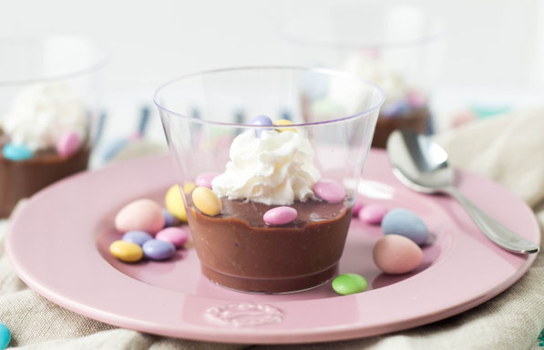 These sweet homemade chocolate pudding dessert cups are the perfect light, fun dessert for spring! It's also a great make-ahead gluten free dessert for Easter parties!