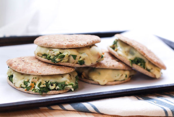 This baked cheesy chicken-spinach sandwich is ooey-gooey and is the perfect recipe for busy weeknights!