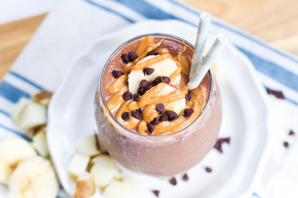 #ad This creamy, filling chocolate, peanut butter, and banana smoothie recipe is packed with post-workout goodness, including a healthy serving of carbohydrates from potatoes!