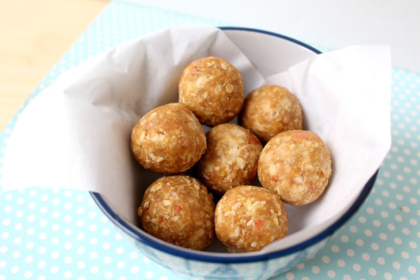 Easy apple and peanut butter snack bites