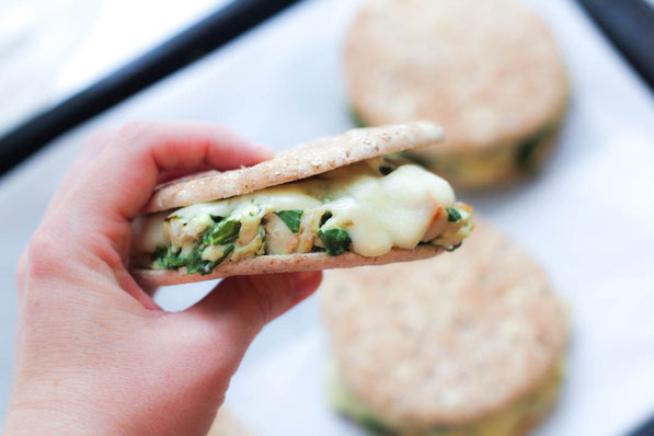 This baked cheesy chicken-spinach sandwich is ooey-gooey and is the perfect recipe for busy weeknights!  