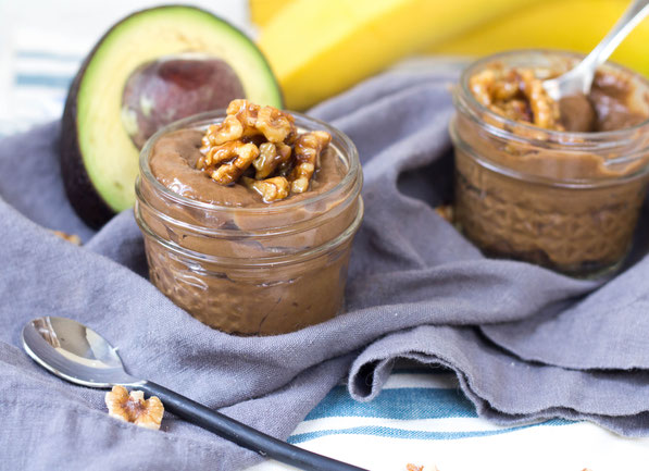 This vegan chocolate pudding with candied walnuts is the perfect healthy summer dessert!  It only takes a few minutes to make and is packed with flavor!  #AD