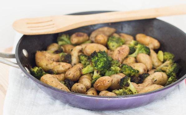 These easy roasted potatoes with broccoli make the perfect complement to any weeknight meal.  Just add your favorite cooked protein and you've got a quick, healthy dinner! 