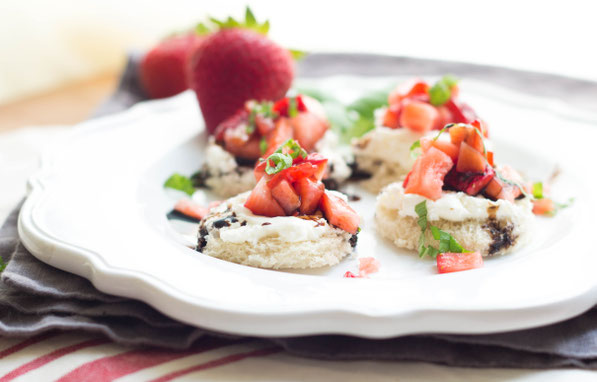 This easy strawberry basil crostini with balsamic reduction is the perfect light spring and summer snack or quick healthy appetizer!