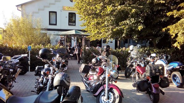 BIKERTREFF>>> LÜDGENSEE  (nähe Hamburg) 