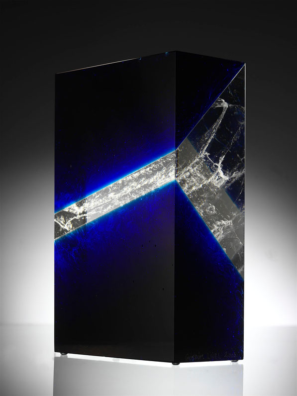 Line I. | kiln cast, glued, polished crystal and colored glass | 20 x 17 x 10 cm | 2003