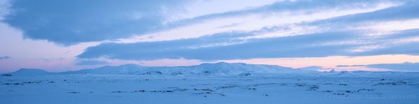 Askja / Dyngjufjöll Panorama from amidst the desolate Útbruni lava field (winter, ódáðahraun, odadahraun, lockstindur, lokatindur, öskjuvegur, utbruni, kollur, litlakista, storakista, dreki, ski, expedition, vatna, tent, kollóttadyngja, hvammfjöll))