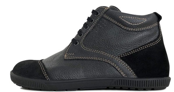 Leichter Wanderstiefel als Barfußschuh aus Rindsleder mit Veloursleder und Perforierungen im Leder.